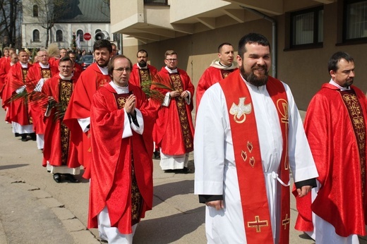 Niedziela Palmowa młodych w Bielsku-Białej 2019 - procesja do katedry