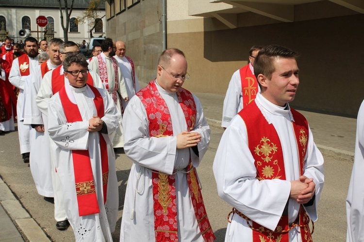 Niedziela Palmowa młodych w Bielsku-Białej 2019 - procesja do katedry