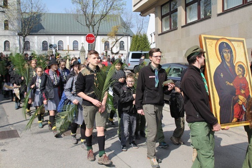 Niedziela Palmowa młodych w Bielsku-Białej 2019 - procesja do katedry