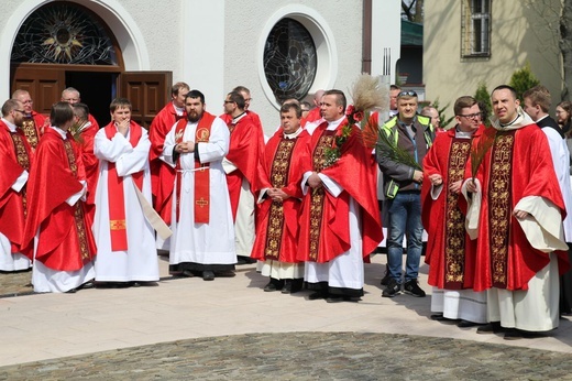 Niedziela Palmowa młodych w Bielsku-Białej 2019 - procesja do katedry