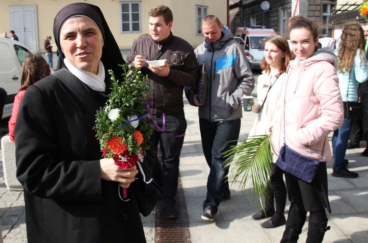 Niedziela Palmowa młodych w Bielsku-Białej 2019 - Msza Święta