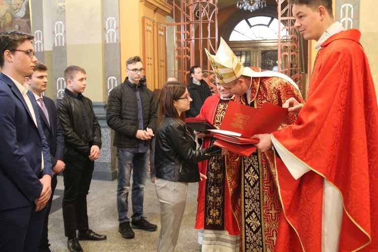 Niedziela Palmowa młodych w Bielsku-Białej 2019 - Msza Święta