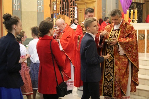 Niedziela Palmowa młodych w Bielsku-Białej 2019 - Msza Święta