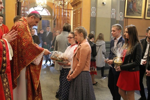 Niedziela Palmowa młodych w Bielsku-Białej 2019 - Msza Święta