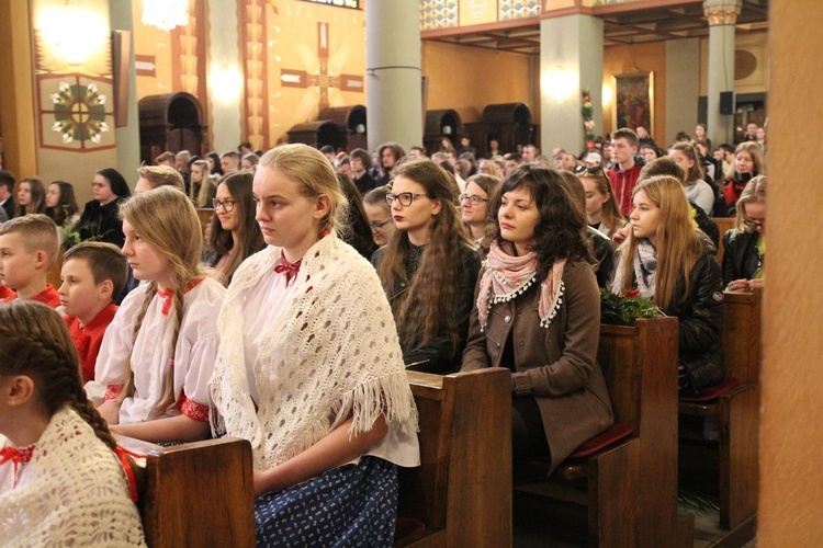 Niedziela Palmowa młodych w Bielsku-Białej 2019 - Msza Święta