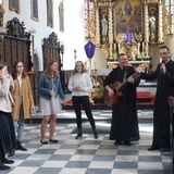 Nabożeństwo i procesja młodzieży do katedry 
