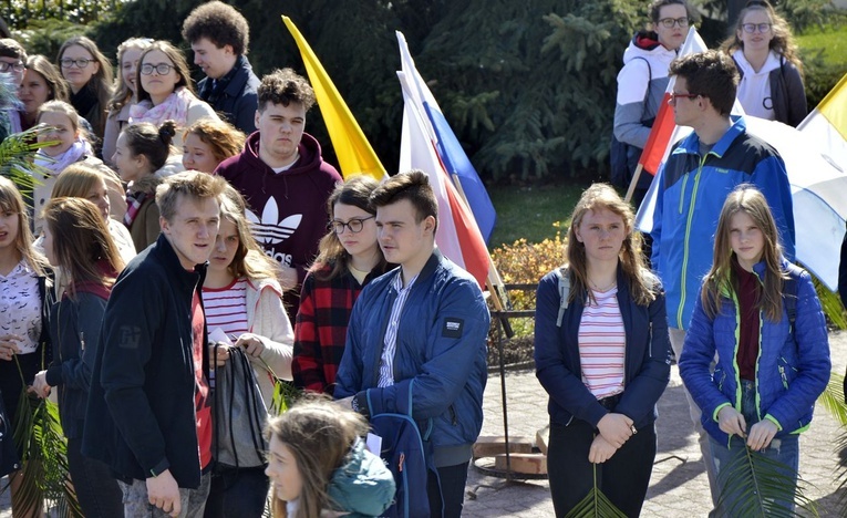 Niedziela Palmowa młodych diecezji płockiej