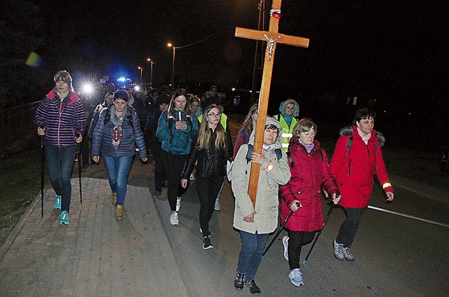 Było bezchmurnie i bezwietrznie, choć temperatura spadła do 5 stopni Celsjusza.