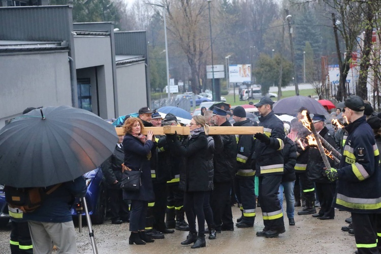 Poświęcenie krzyża w Biegonicach