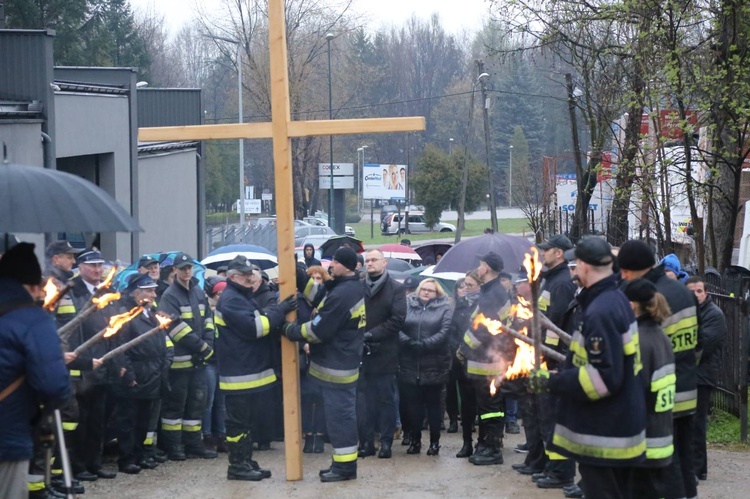 Poświęcenie krzyża w Biegonicach