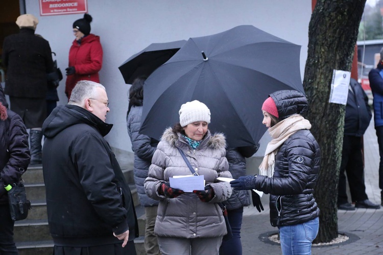 Poświęcenie krzyża w Biegonicach