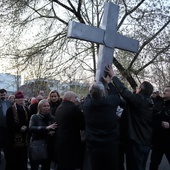 Prawie 3 tys. osób wzięło udział w XIII Nowohuckiej Drodze Krzyżowej