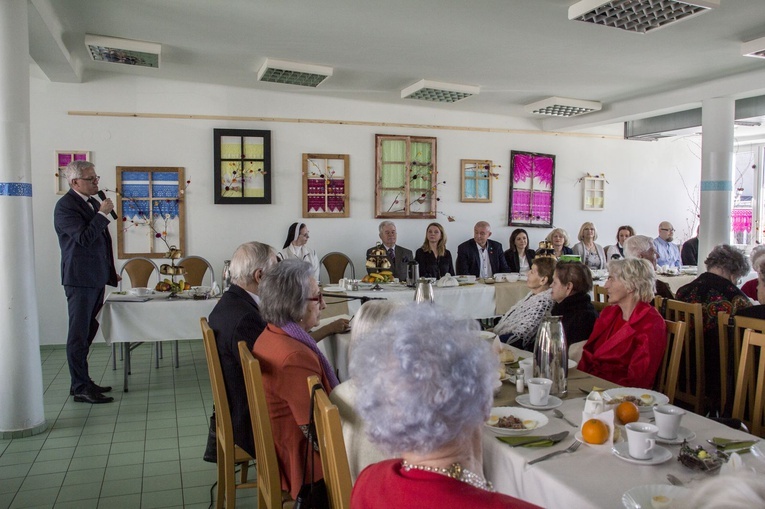 Śniadanie w Domu Dziennego Pobytu