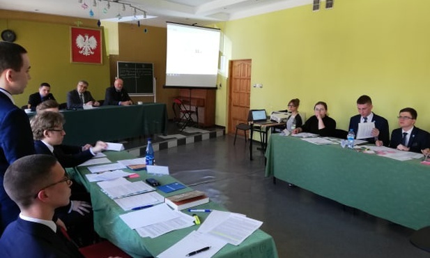 Katowice. Regionalny finał szkolnego Turnieju Debat Historycznych IPN. Jak dyskutować?
