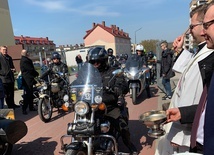 Po Mszy św. ks. Świstak poświęcił motocykle.