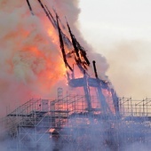 To nie Kościół jest właścicielem paryskiej katedry Notre-Dame