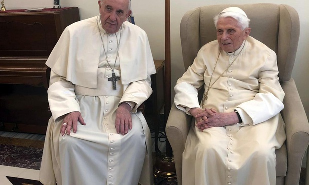 "Droga pokuty łączy pontyfikaty Franciszka i Benedykta XVI"