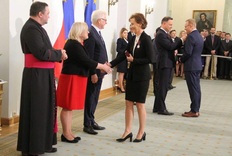 Państwowe odznaczenia dla pomagających za granicą