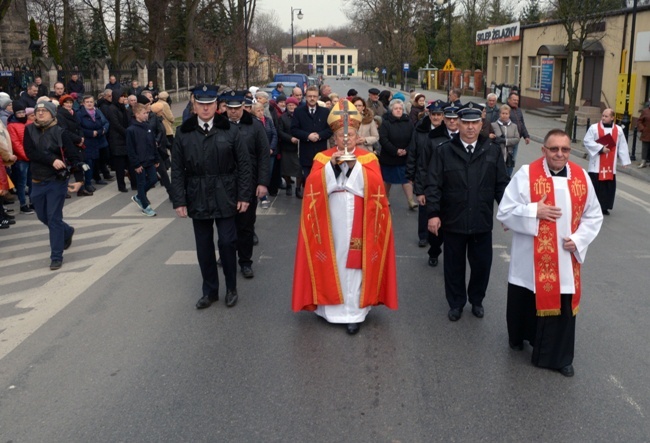 Końskie: Wprowadzenie relikwii Krzyża Świętego