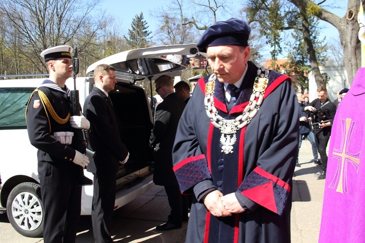 Msza św. pogrzebowa prof. Jacka Namieśnika