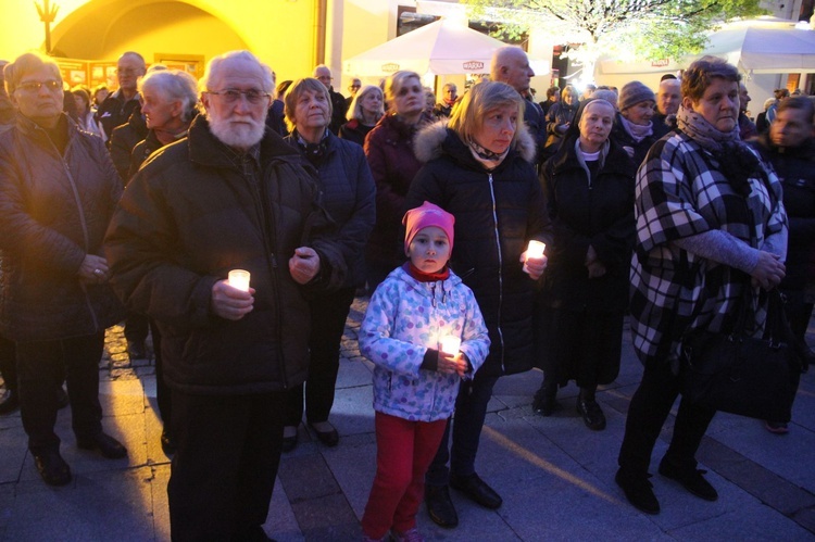 Wielka Środa. Droga Krzyżowa ulicami Tarnowa