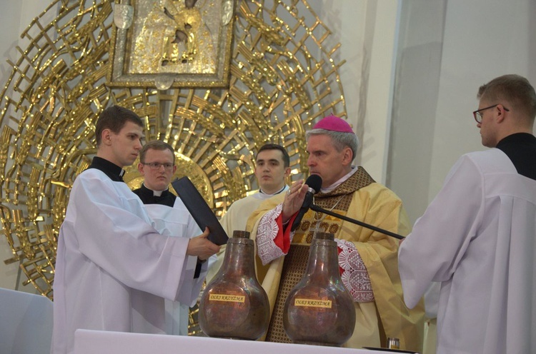 Msza Krzyżma Świętego w Stalowej Woli