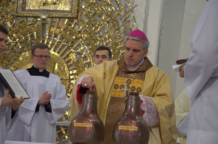 Msza Krzyżma Świętego w Stalowej Woli