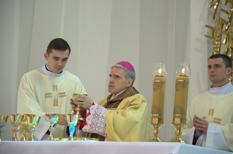 Msza Krzyżma Świętego w Stalowej Woli