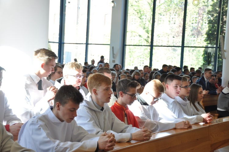 Msza Krzyżma w kościele seminaryjnym w Opolu 