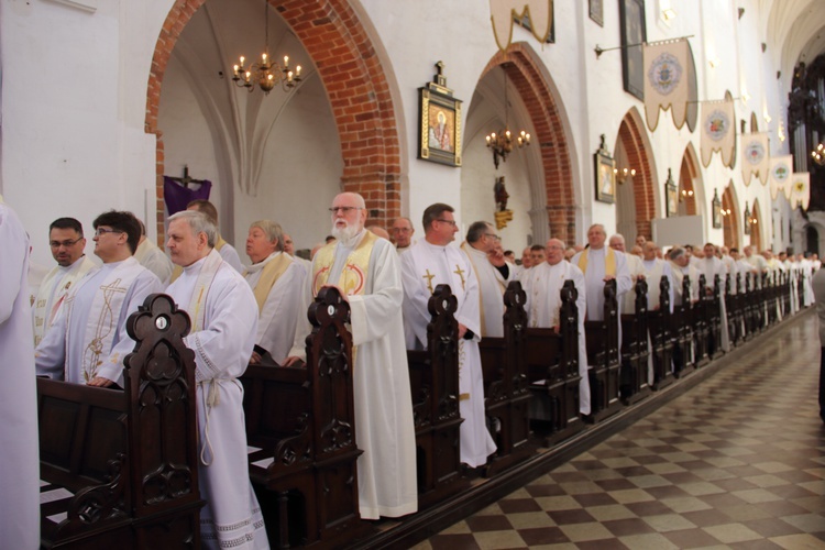 Msza św. Krzyżma w katedrze w Gdańsku-Oliwie