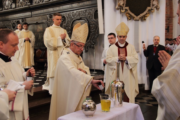 Msza św. Krzyżma w katedrze w Gdańsku-Oliwie