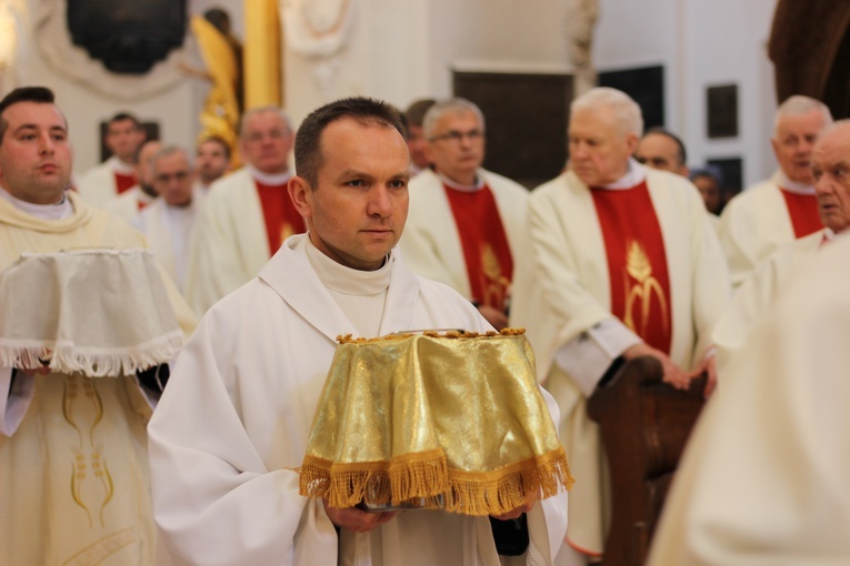 Msza św. Krzyżma w katedrze łowickiej