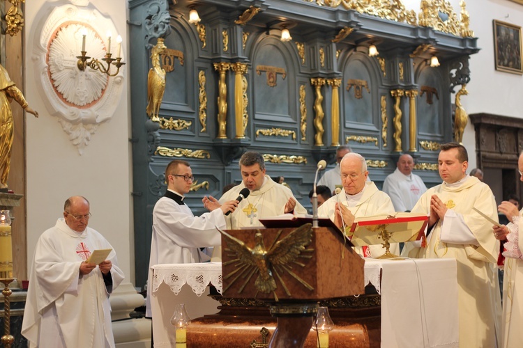 Msza św. Krzyżma w katedrze łowickiej