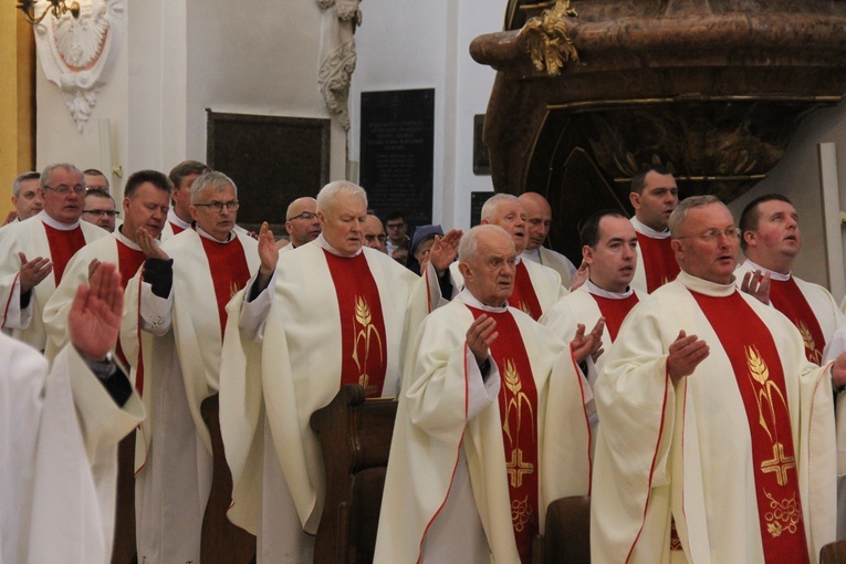Msza św. Krzyżma w katedrze łowickiej