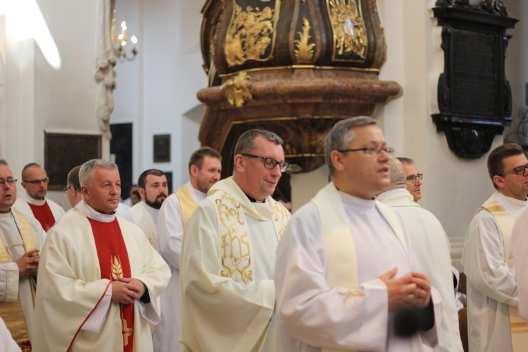 Msza św. Krzyżma w katedrze łowickiej