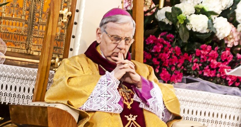 Gorzkie słowa biskupa do kapłanów w Wielki Czwartek