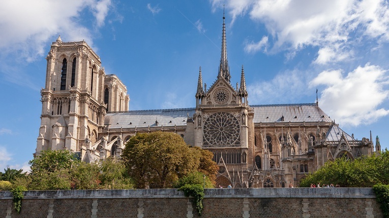 W jakiej formie odbudować katedrę Notre Dame? Po awanturze głos zabrał arcybiskup Paryża