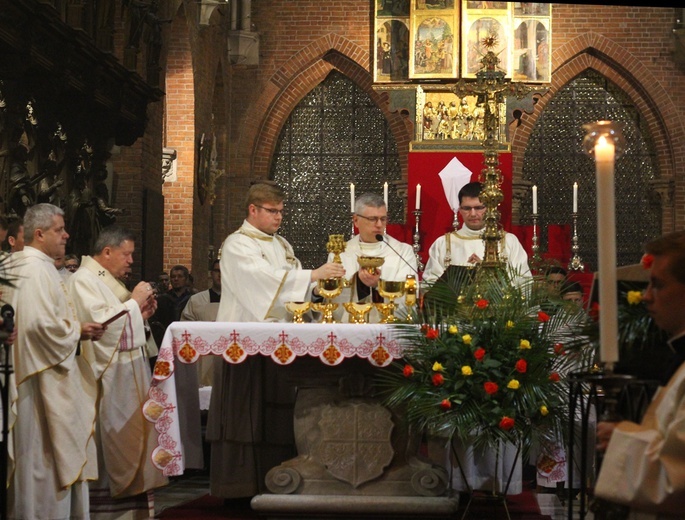 Msza Wieczerzy Pańskiej w katedrze wrocławskiej