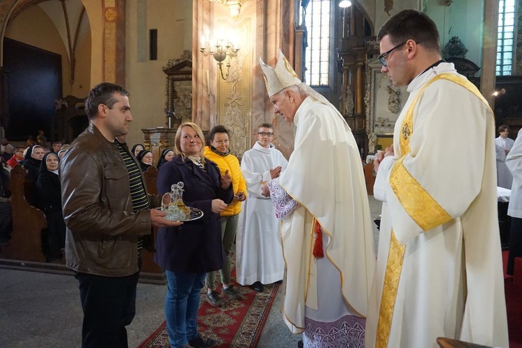 Wielki Czwartek. Msza Wieczerzy Pańskiej w świdnickiej katedrze