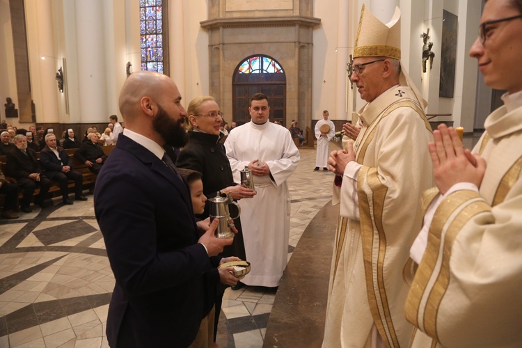 Msza święta Wieczerzy Pańskiej w katowickiej katedrze