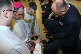 Powołanie realizuje się służąc. Wielki Czwartek w katedrze