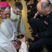 Powołanie realizuje się służąc. Wielki Czwartek w katedrze