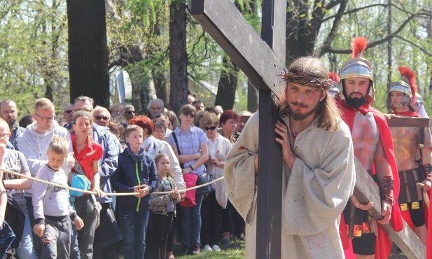 Bp G. Olszowski: Miłość jest sensem zbawienia
