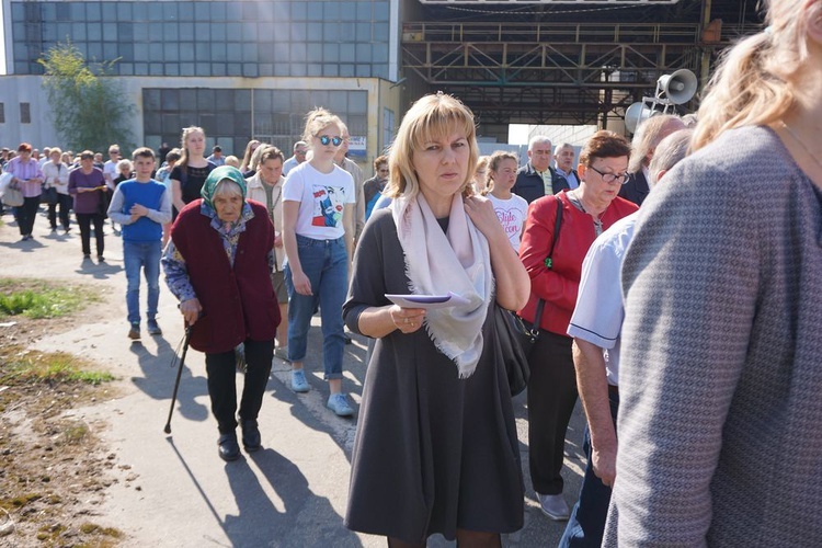 Wielki Piątek - Droga Krzyżowa w parafii Miłosierdzia Bożego