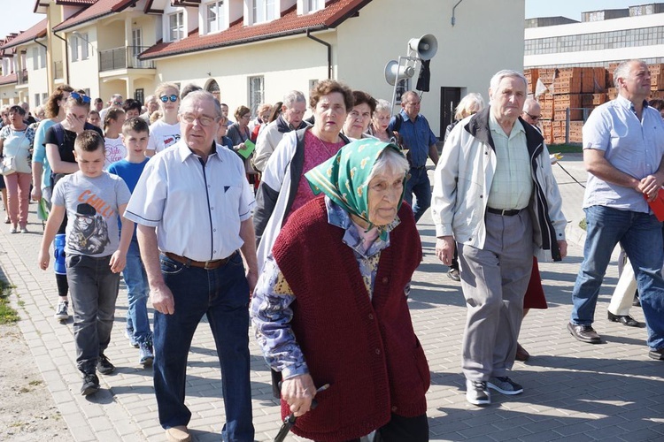 Wielki Piątek - Droga Krzyżowa w parafii Miłosierdzia Bożego