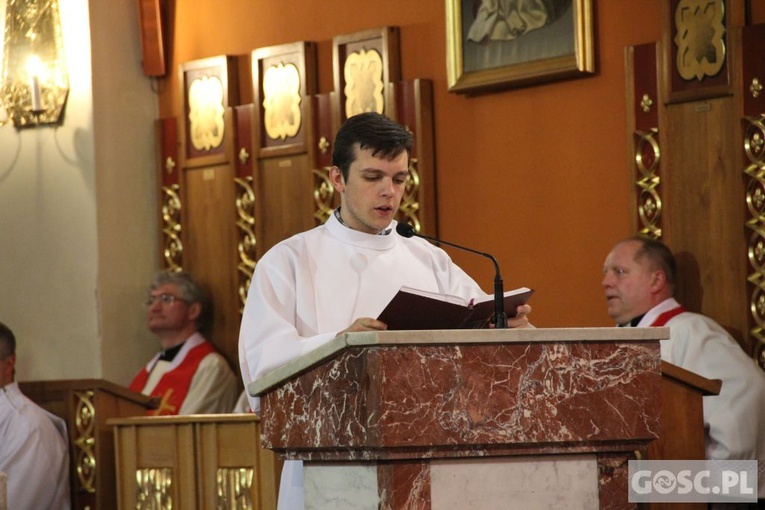 Liturgia Wielkiego Piątku w zielonogórskiej konkatedrze