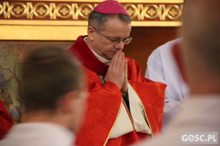 Liturgia Wielkiego Piątku w zielonogórskiej konkatedrze