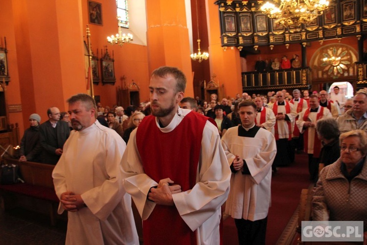 Liturgia Wielkiego Piątku w zielonogórskiej konkatedrze