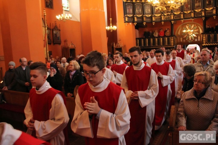 Liturgia Wielkiego Piątku w zielonogórskiej konkatedrze