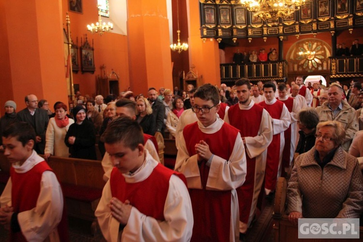 Liturgia Wielkiego Piątku w zielonogórskiej konkatedrze